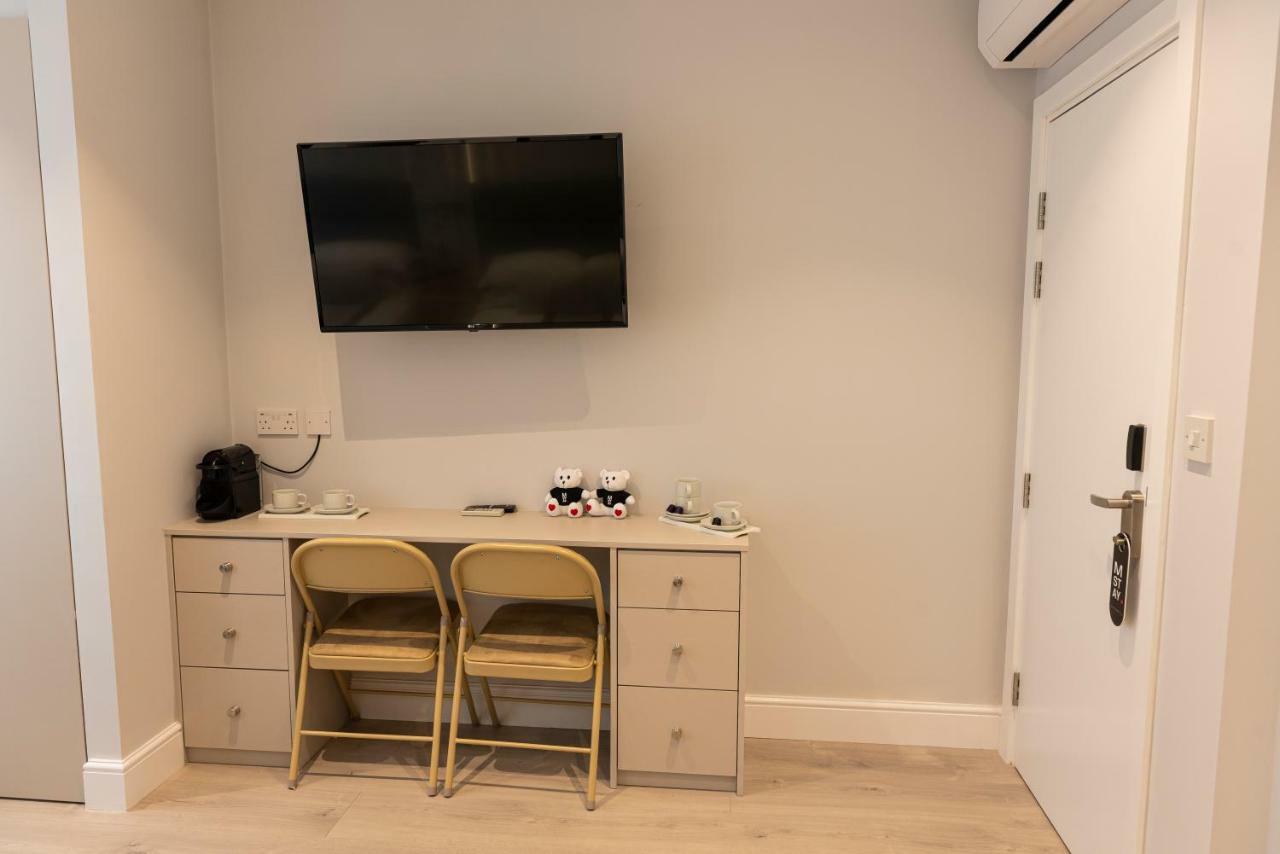 Twin Studio